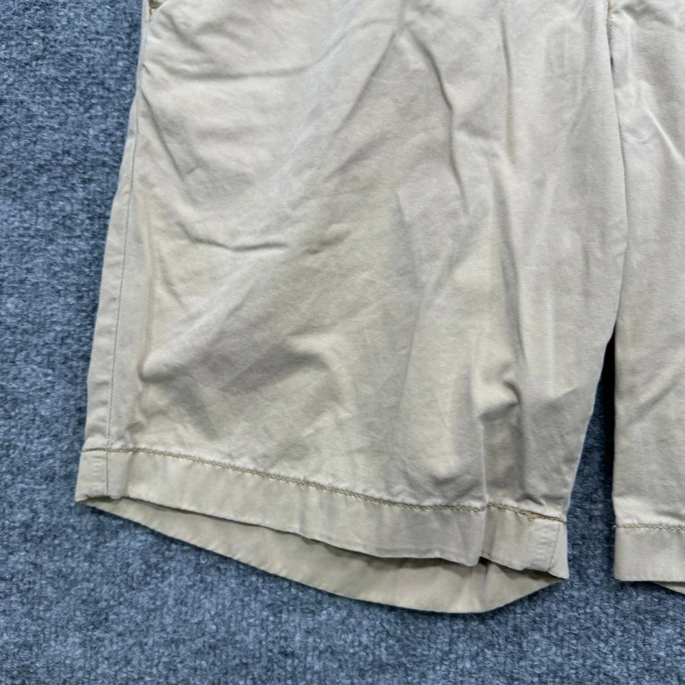 Uniqlo Chino Shorts Mens Medium Khaki 9in Inseam Cotton Casual Dress